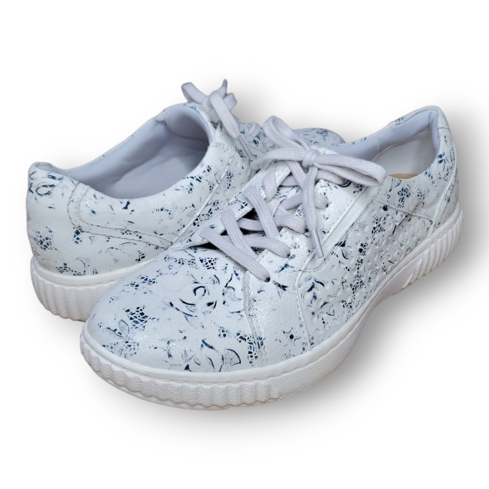 Clarks Collection Caroline Ella Leather Metallic Floral Sneakers  Size 8.5 Wide